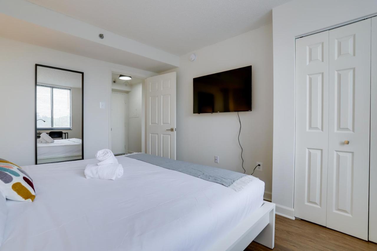 Modern & Charming Apt With Rooftop @Pentagon City Arlington Exteriör bild