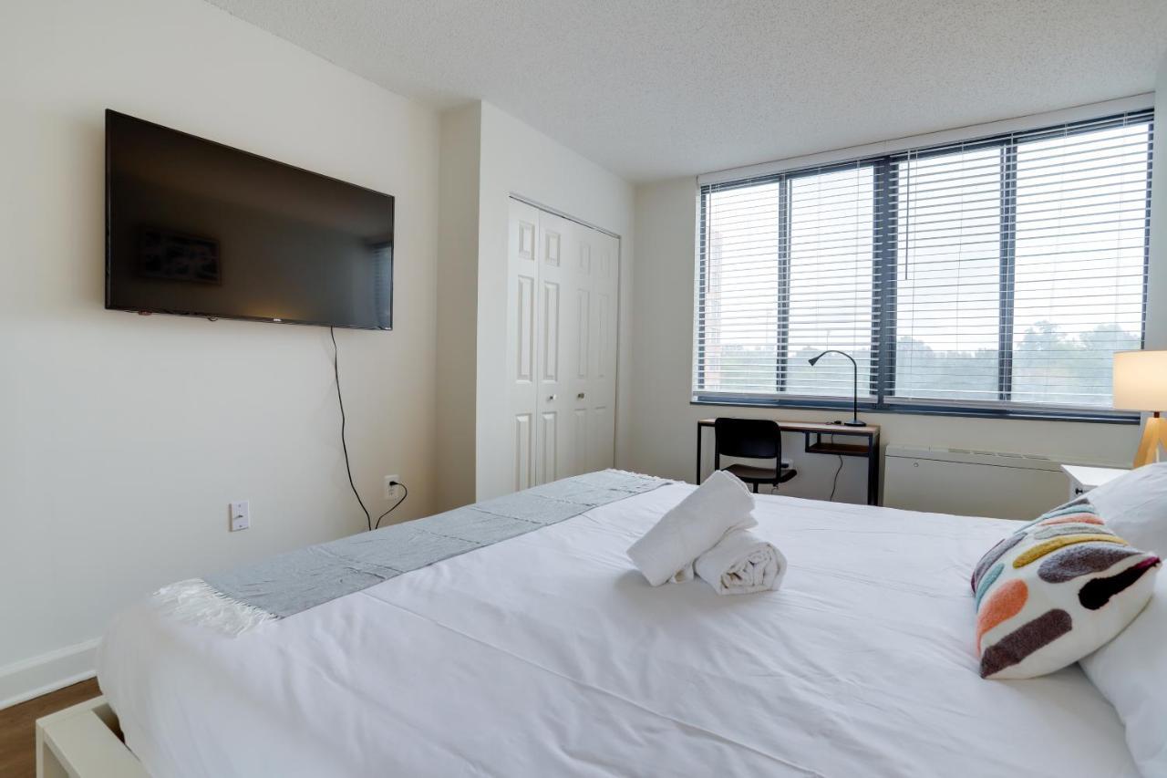 Modern & Charming Apt With Rooftop @Pentagon City Arlington Exteriör bild